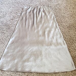 Babaton
Slip Satin Midi Skirt in Fluent Taupe
Size: 4